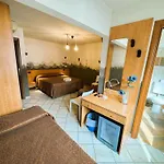 Hotel&restaurant Armanac De Toubie فندق 2*