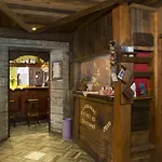 Hotel&restaurant Armanac De Toubie فندق 2*