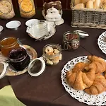 فندق Hotel&restaurant Armanac De Toubie 2*