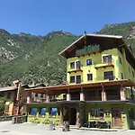 Hotel&restaurant Armanac De Toubie فندق 2*