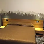 Hotel&restaurant Armanac De Toubie فندق 2*