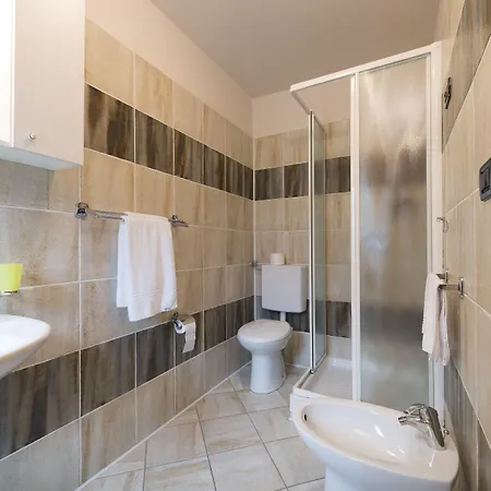 Hotel Hotel&Restaurant Armanac De Toubie 2*