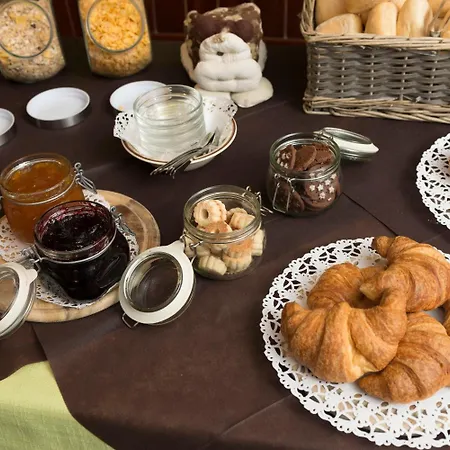 Hotel Hotel&restaurant Armanac De Toubie 2*