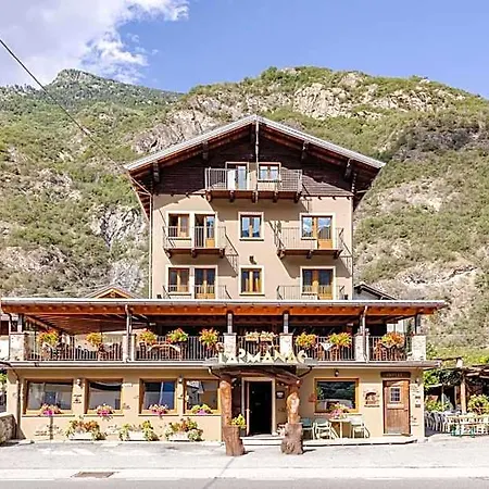 Hotel&Restaurant Armanac De Toubie Отель