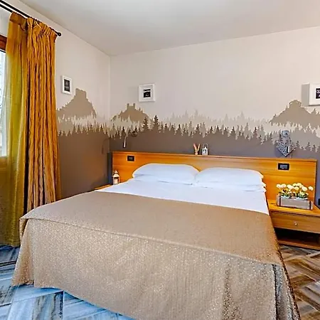 Hotel&Restaurant Armanac De Toubie Отель Арна
