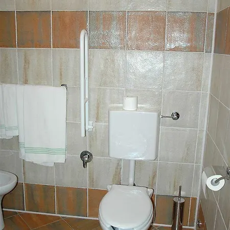 Hotel&restaurant Armanac De Toubie فندق 2*