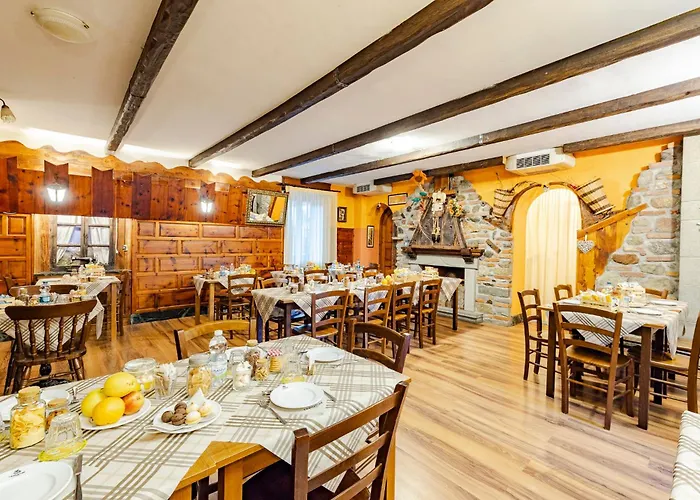 Hotel Hotel&Restaurant Armanac De Toubie 2*