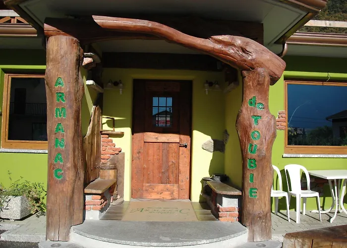 Hotel Hotel&Restaurant Armanac De Toubie 2*